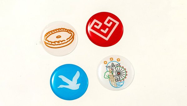 Объемная смоляная наклейка