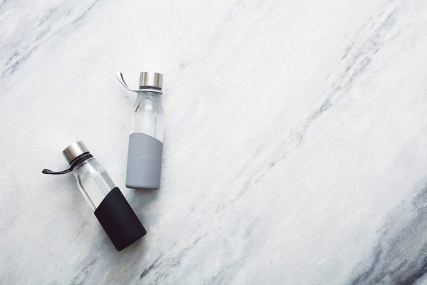 Бутылка для воды VINGA Lean из боросиликатного стекла, 550 мл - Бутылка для воды VINGA Lean из боросиликатного стекла, 550 мл