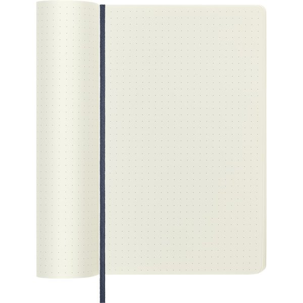 Блокнот MOLESKINE примерно формата A5. - Блокнот MOLESKINE примерно формата A5.
