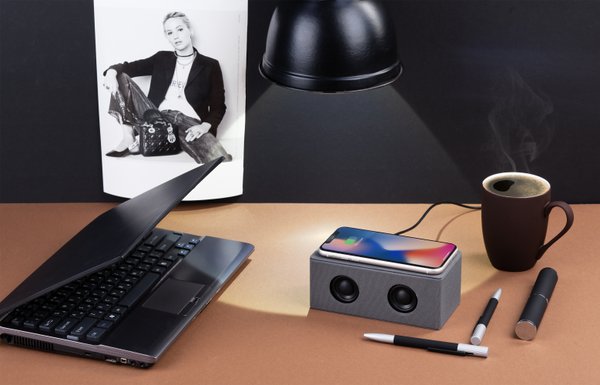 Bluetooth колонка "Cool Gray" с двумя динамиками (2х3Вт) и беспроводным зарядным устройством, переработанный пластик (RPET) - Bluetooth колонка "Cool Gray" с двумя динамиками (2х3Вт) и беспроводным зарядным устройством, переработанный пластик (RPET) серый
