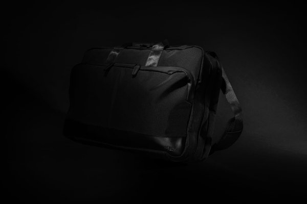 Сумка-рюкзак 2-в-1 для ноутбука Swiss Peak из rPET AWARE™ - Сумка-рюкзак 2-в-1 для ноутбука Swiss Peak из rPET AWARE™