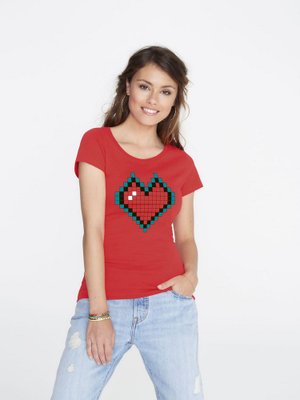 футболка женская pixel heart, красная