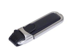 usb 2.0- флешка на 32 гб с массивным классическим корпусом