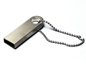 usb 2.0-флешка на 512 мбайт с мини чипом и круглым отверстием