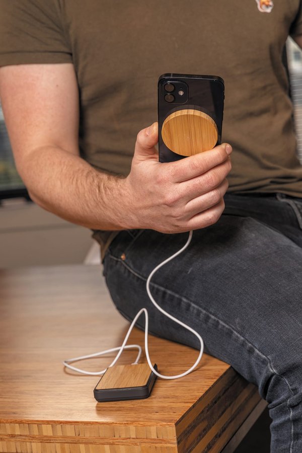 Магнитное устройство для беспроводной зарядки Bamboo, 10 Вт - Магнитное устройство для беспроводной зарядки Bamboo, 10 Вт