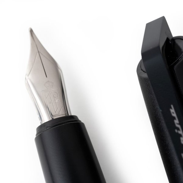 Перьевая ручка Pininfarina PF GO BLACK - Перьевая ручка Pininfarina PF GO BLACK