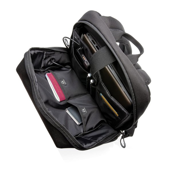 Рюкзак Swiss Peak с RFID-защитой и USB-A из rPET AWARE™, 15,6’’ - Рюкзак Swiss Peak с RFID-защитой и USB-A из rPET AWARE™, 15,6’’