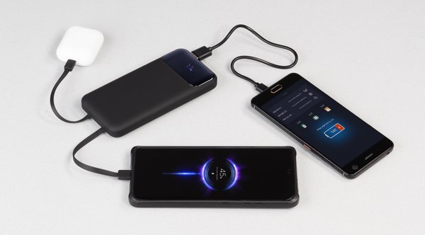 Зарядное (22.5W) устройство "Grade SOFTTOUCH" 10000 mAh с подсветкой логотипа, встроенными кабелями и цифровым индикатором заряда - Зарядное (22.5W) устройство "Grade SOFTTOUCH" 10000 mAh с подсветкой логотипа, встроенными кабелями и цифровым индикатором заряда черный