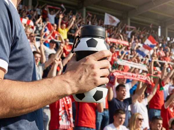 Складная бутылка для воды Football Flex, белая с черным