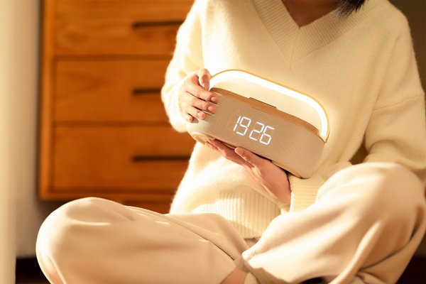 Bluetooth стерео-колонка "Smart Band" 10Вт (2х5Вт) с беспроводным (15W) ЗУ, лампой, часами, FM радио - Bluetooth стерео-колонка "Smart Band" 10Вт (2х5Вт) с беспроводным (15W) ЗУ, лампой, часами, FM радио бежевый