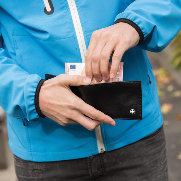 Бумажник Swiss Peak с защитой от сканирования RFID - Бумажник Swiss Peak с защитой от сканирования RFID