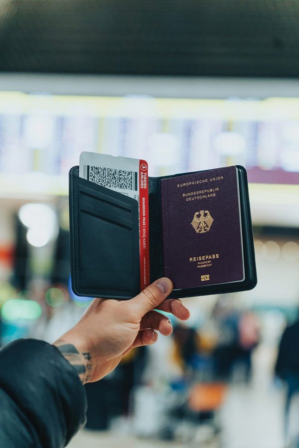Обложка для паспорта Travelfinder с технологией Find My - Обложка для паспорта Travelfinder с технологией Find My