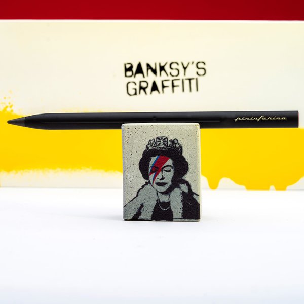 Набор Pininfarina Banksy - Набор Pininfarina Banksy Lizzy Stardust: карандаш SMART с бетонной подставкой