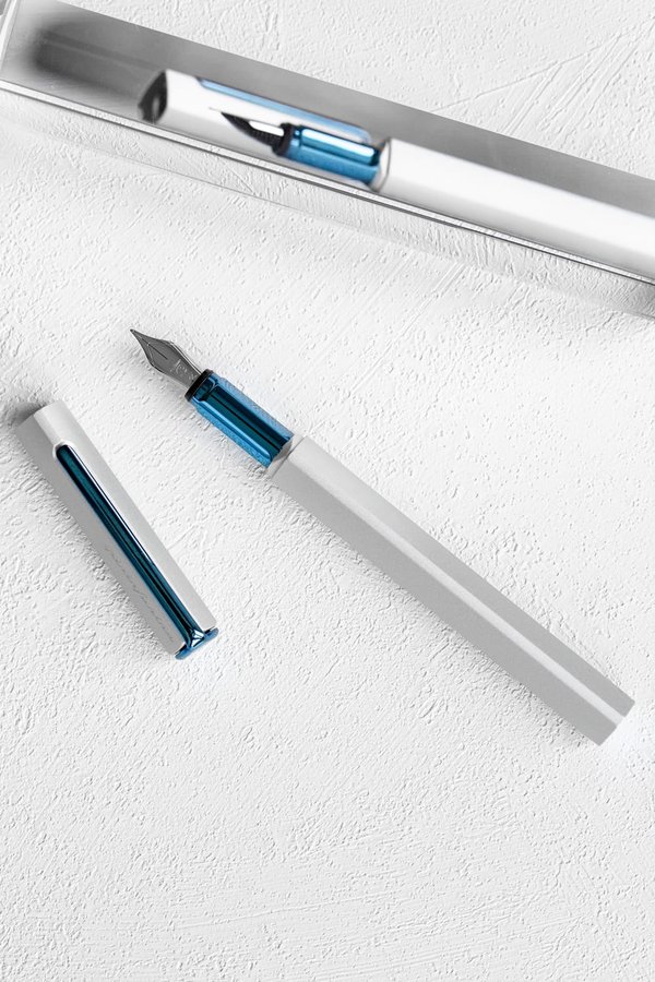 Перьевая ручка PININFARINA PF One SILVER - Перьевая ручка PININFARINA PF One SILVER /BLUE