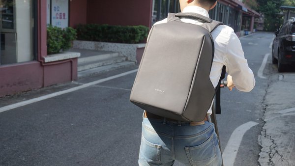 Рюкзак KORIN HiPack 43х33х16 см, черный - Рюкзак KORIN HiPack 43х33х16 см, черный