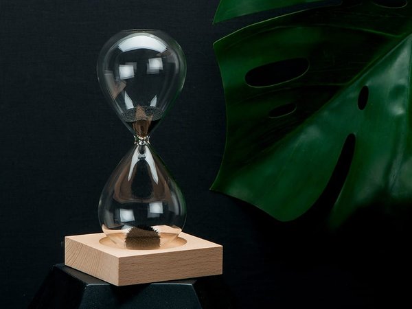 Песочные магнитные часы на деревянной подставке «Infinity» - Песочные магнитные часы на деревянной подставке «Infinity»