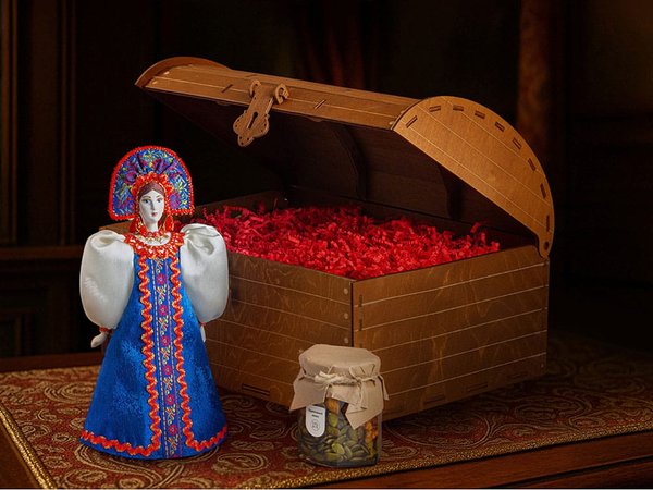 Подарочный набор: кукла фарфоровая, мёд с гецким орехом - Подарочный набор: кукла фарфоровая, мёд с гецким орехом