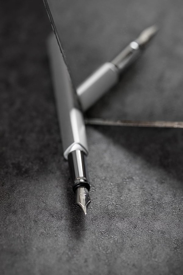 Перьевая ручка PININFARINA PF One SILVER - Перьевая ручка PININFARINA PF One SILVER