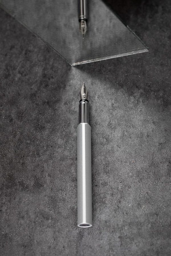 Перьевая ручка PININFARINA PF One SILVER - Перьевая ручка PININFARINA PF One SILVER