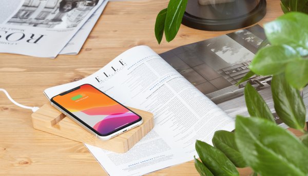 Беспроводное (10W) зарядное устройство "Bamboo Power" 5000 mAh с подставкой под смартфон, бамбук - Беспроводное (10W) зарядное устройство "Bamboo Power" 5000 mAh с подставкой под смартфон, бамбук бежевый