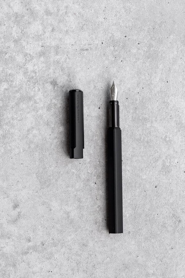 Перьевая ручка PININFARINA PF One SILVER - Перьевая ручка PININFARINA PF One BLACK