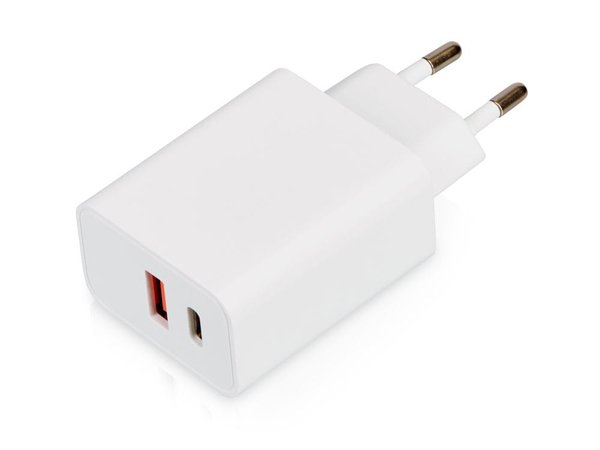 Сетевое зарядное устройство c выходами USB-A и USB-C и быстрой зарядкой QC/PD «Recharger Pro», 30 Вт - Сетевое зарядное устройство c выходами USB-A и USB-C и быстрой зарядкой QC/PD «Recharger Pro», 30 Вт