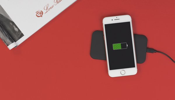 Настольное беспроводное зарядное устройство "Slim SOFTTOUCH" - Настольное беспроводное зарядное устройство "Slim SOFTTOUCH" черный