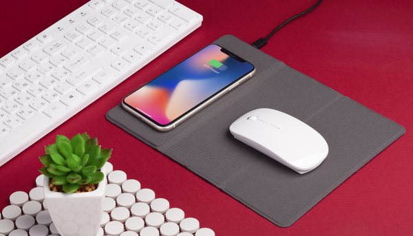 Коврик-трансформер "Cool Gray" с беспроводным зарядным устройством, переработанный пластик (RPET) - Коврик-трансформер "Cool Gray" с беспроводным зарядным устройством, переработанный пластик (RPET) серый