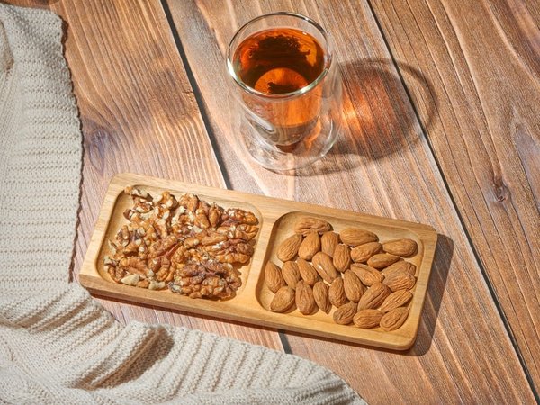Менажница из акации с двумя секциями «Almond» - Менажница из акации с двумя секциями «Almond»